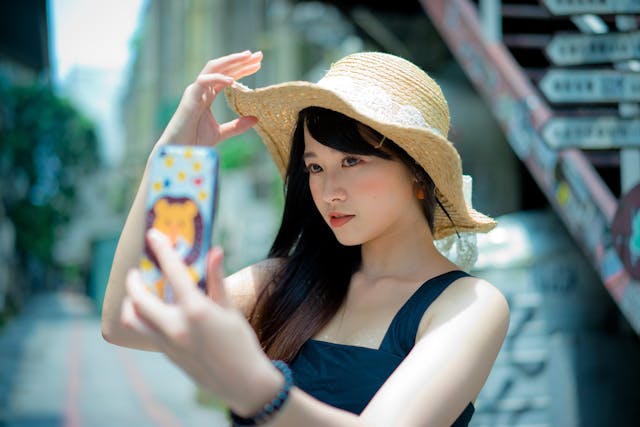 Selfies Boost Popularity Of Facial Cosmetic Surgery